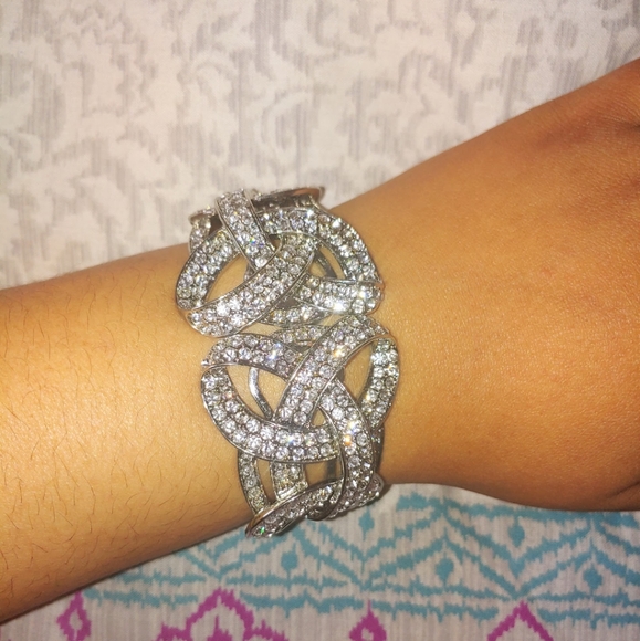 Silver Crystal Rhinestone Clasp Bracelet EUC - Picture 3 of 10